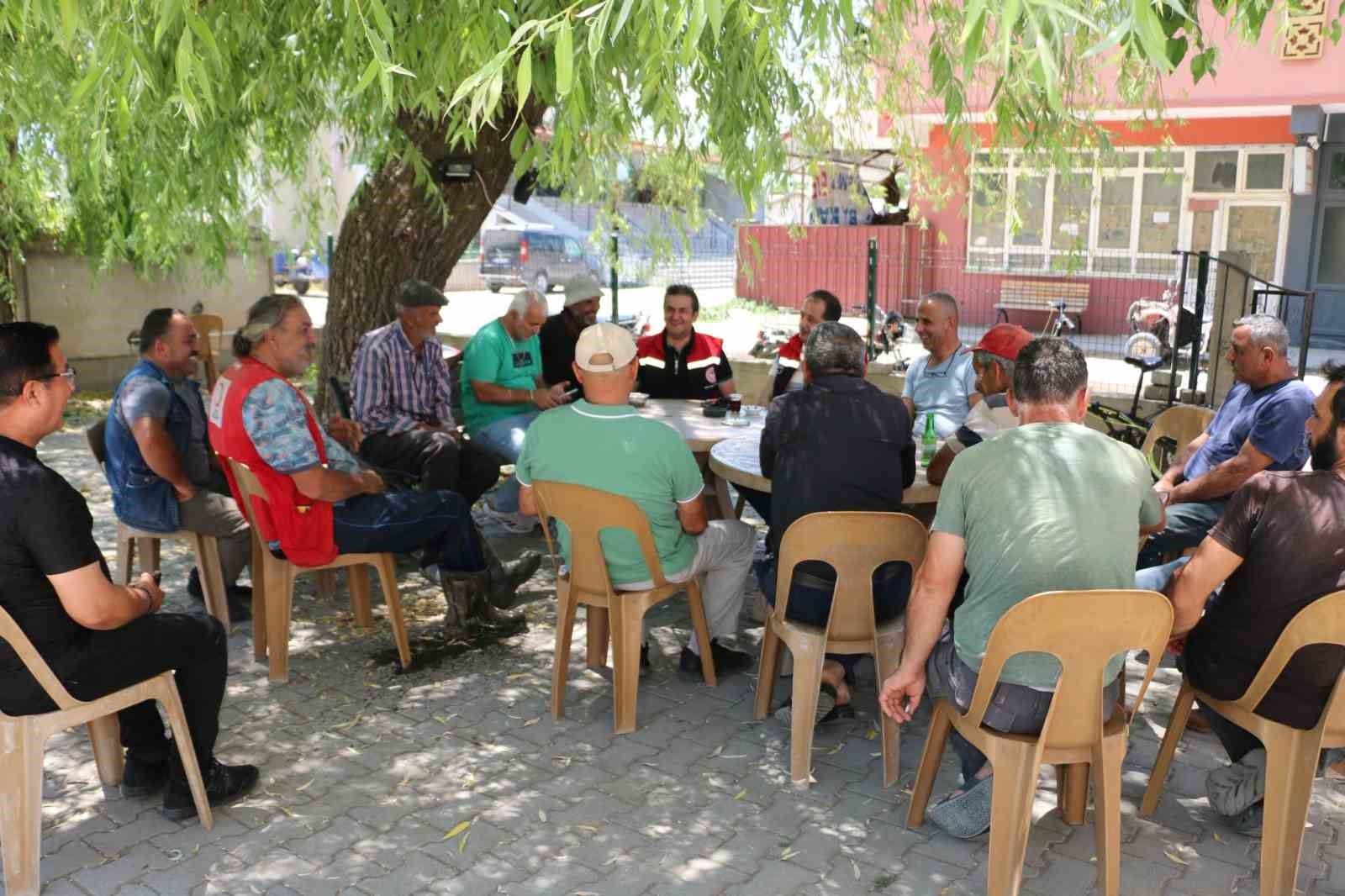 Koçaker, Uluköy'de Çiftçilerle Bir Araya Gelerek Tarımsal Değerlendirmelerde Bulundu