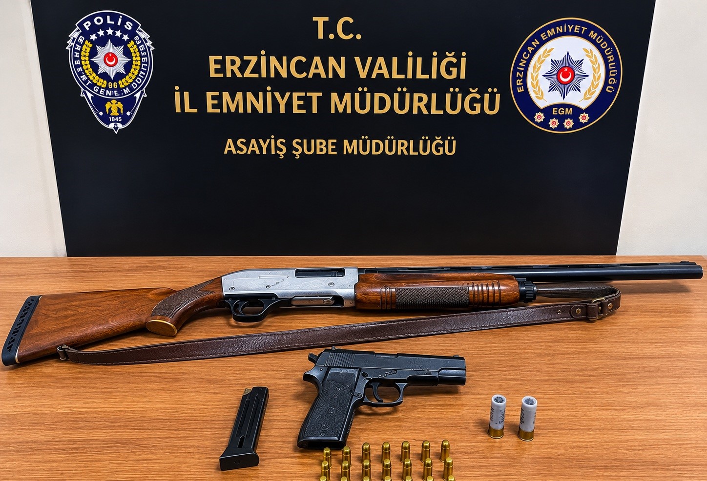 Ruhsatsız Silahlarla Yakalanan Şüpheliler Gözaltında