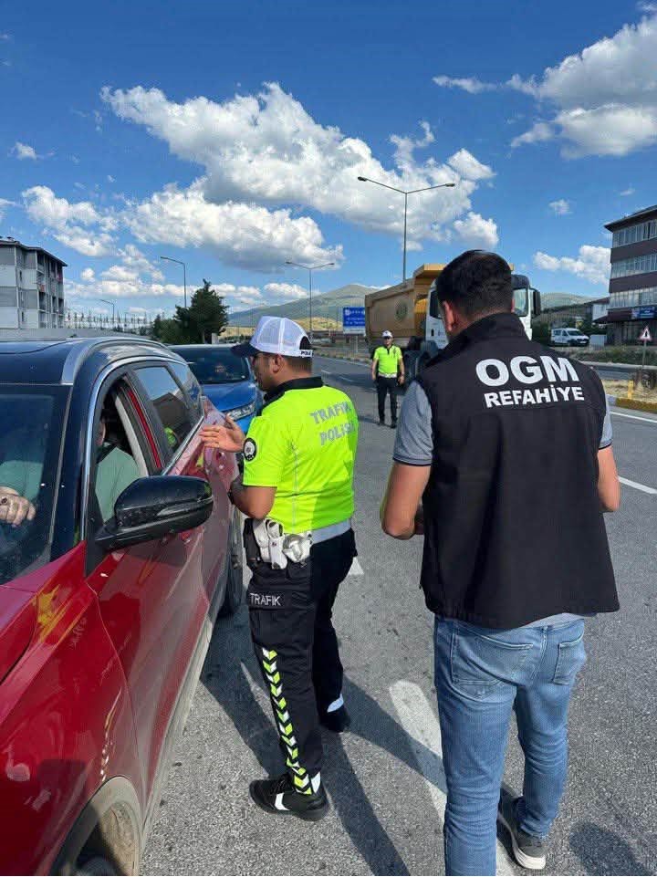 İzmir'de Sürücülere Orman Yangınları Hakkında Bilgilendirme Yapıldı