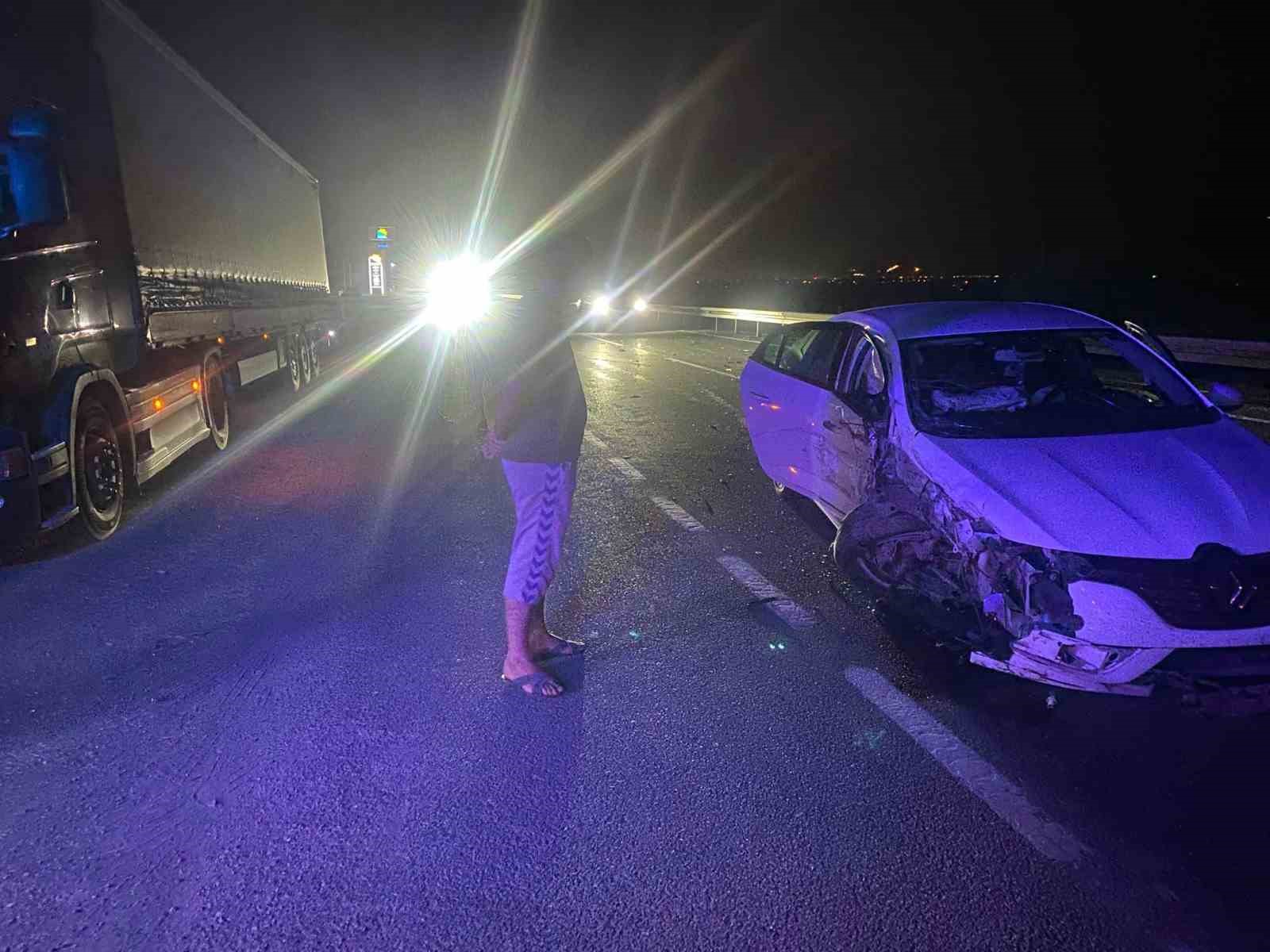 Erzincan'da Tır ve Otomobil Çarpıştı: 4 Yaralı