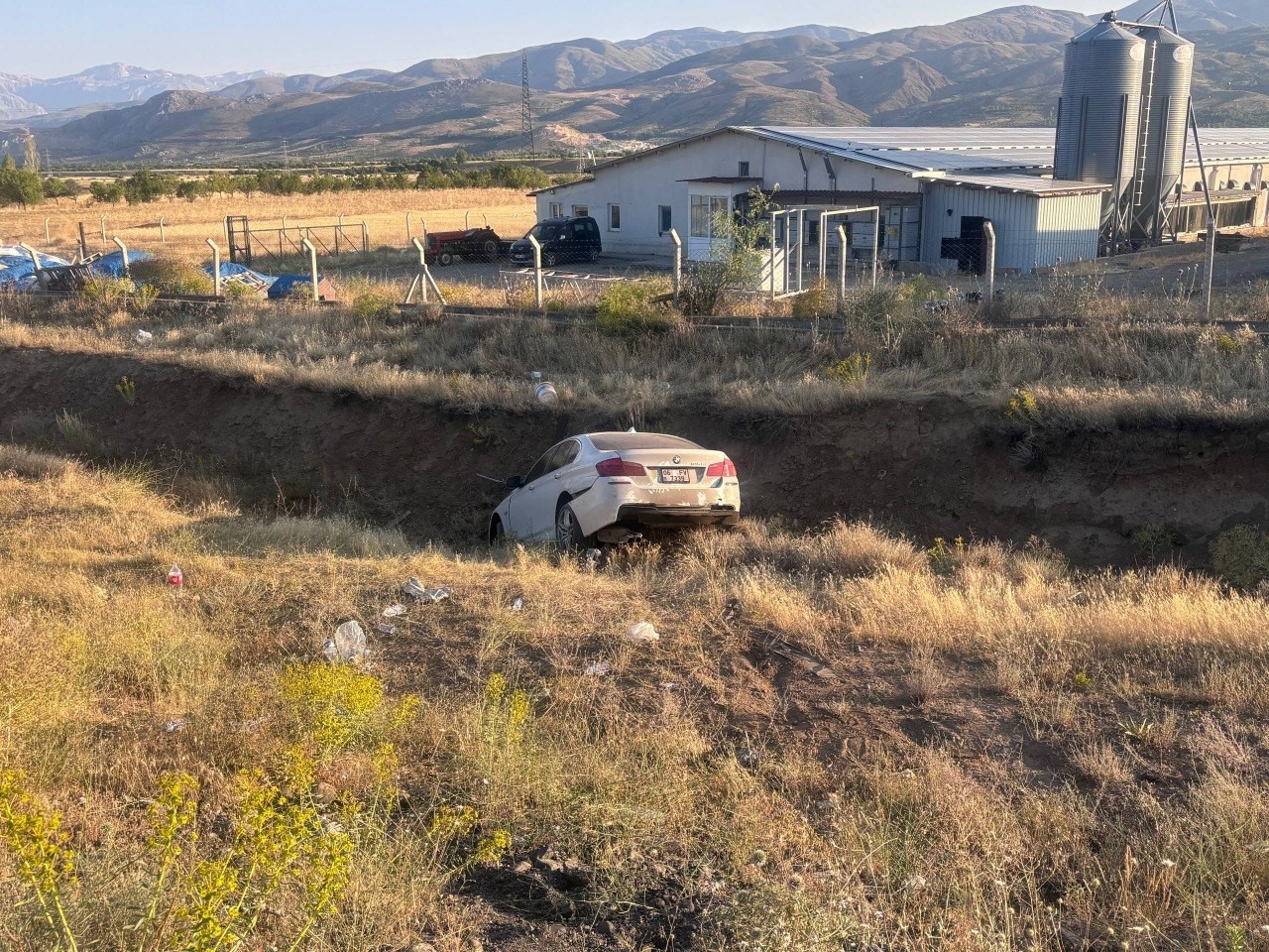 Erzincan'da Trafik Kazası: 6 Yaralı, 3'ü Çocuk