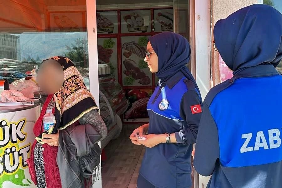 İzmir'de Dilencilere Yönelik Operasyon: 3 Kişi Gözaltına Alındı