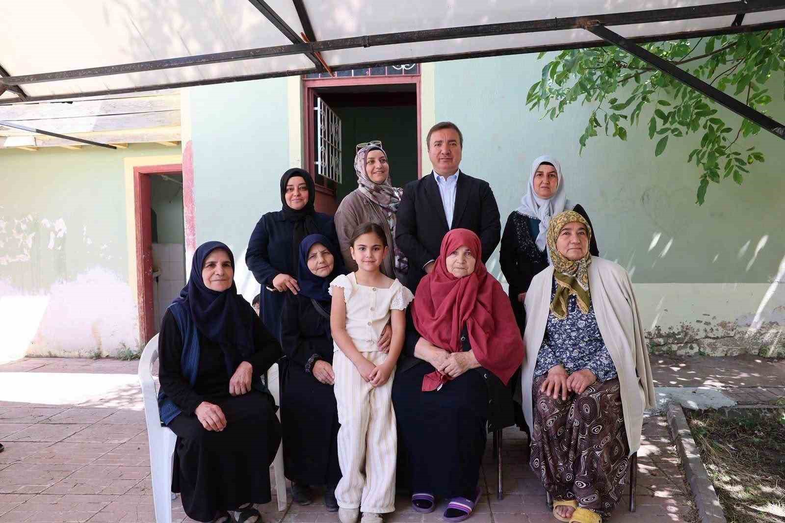 Vali Aydoğdu, Ürek Köyü'nde Halkla Buluştu