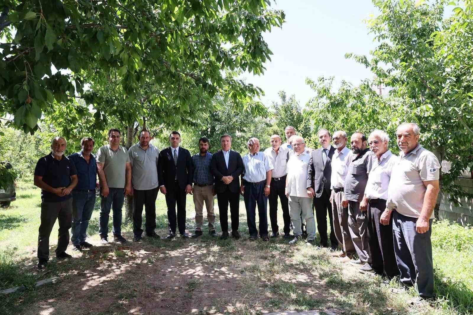 Vali Aydoğdu, Ortayurt köyünde üreticilerin sorunlarını dinledi