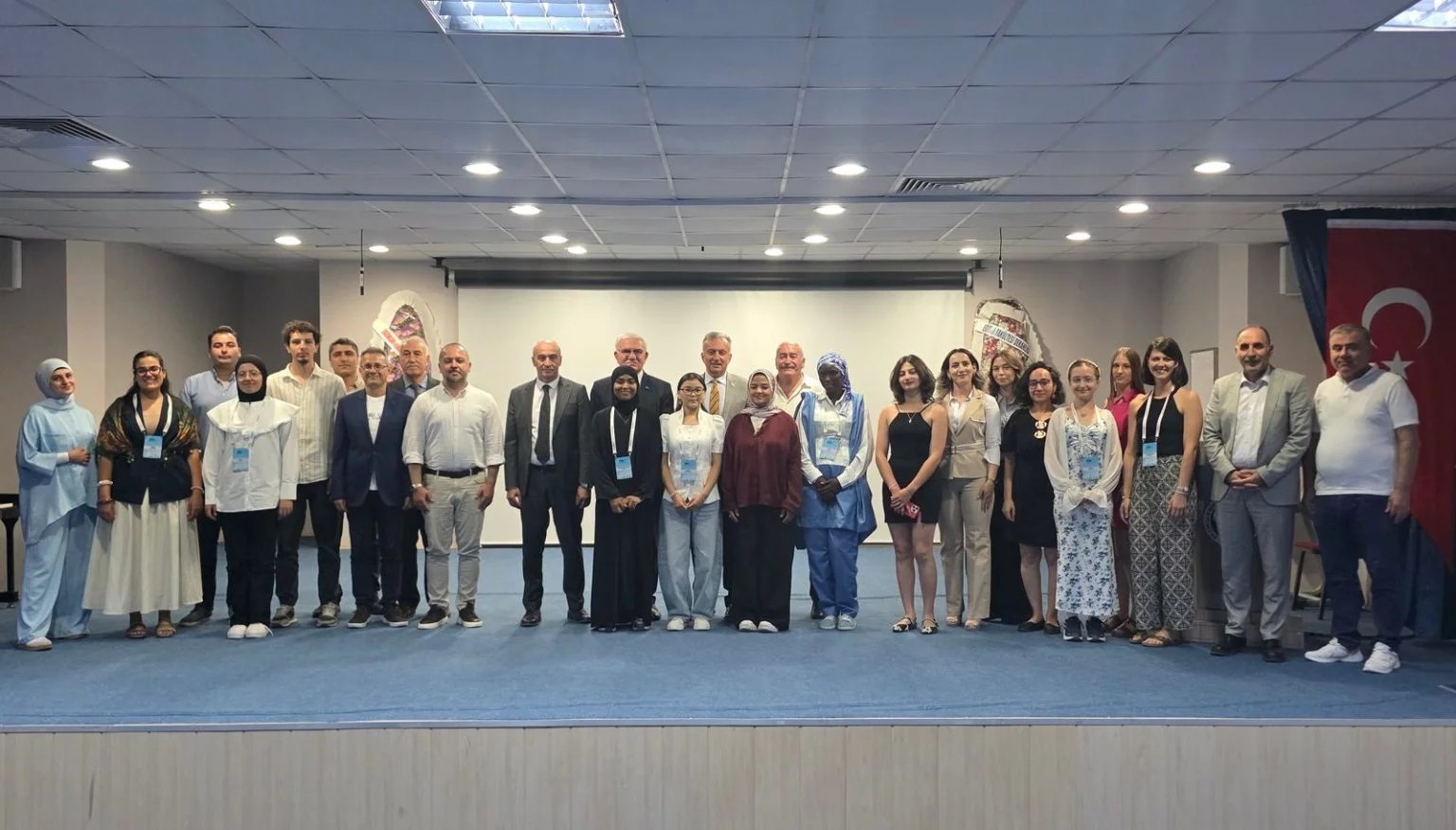 Erzincan'da Türkçe Yaz Okulu Sertifika Töreni Heyecanı