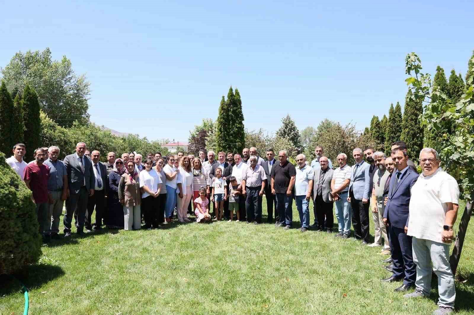 Vali Aydoğdu, Çatalören Köyü'nde vatandaşlarla buluştu