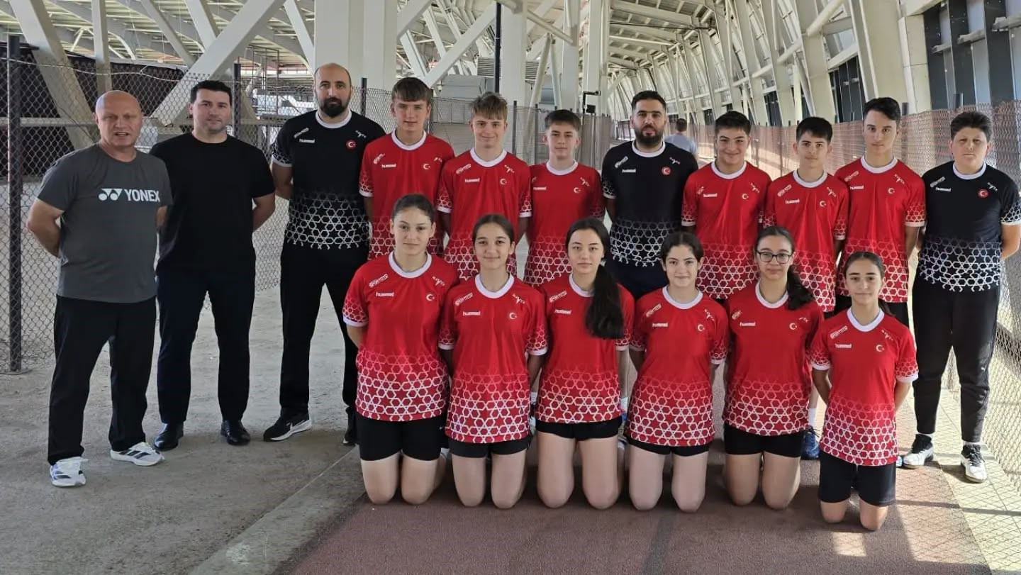 Badminton Milli Takımı, Erzincan'da Avrupa Şampiyonası Hazırlık Kampına Başladı
