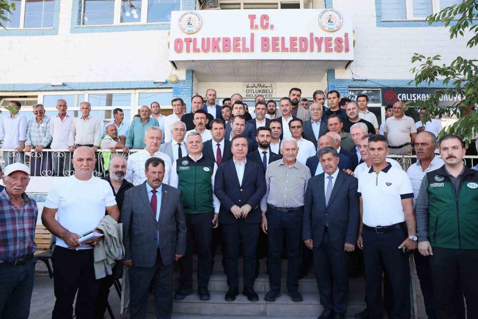 Binali Yıldırım Otlukbeli Belediyesi'nde İncelemelerde Bulundu