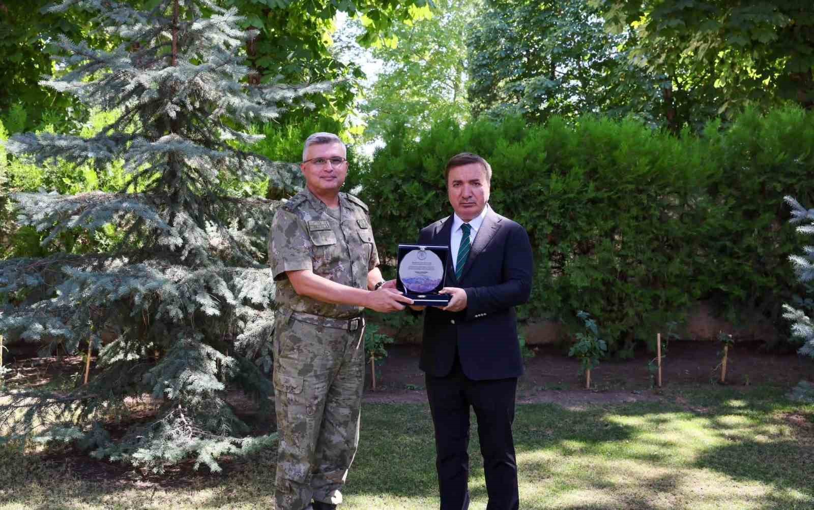 Tümgeneral Murat Ataç, Vali Aydoğdu’ya Veda Etti