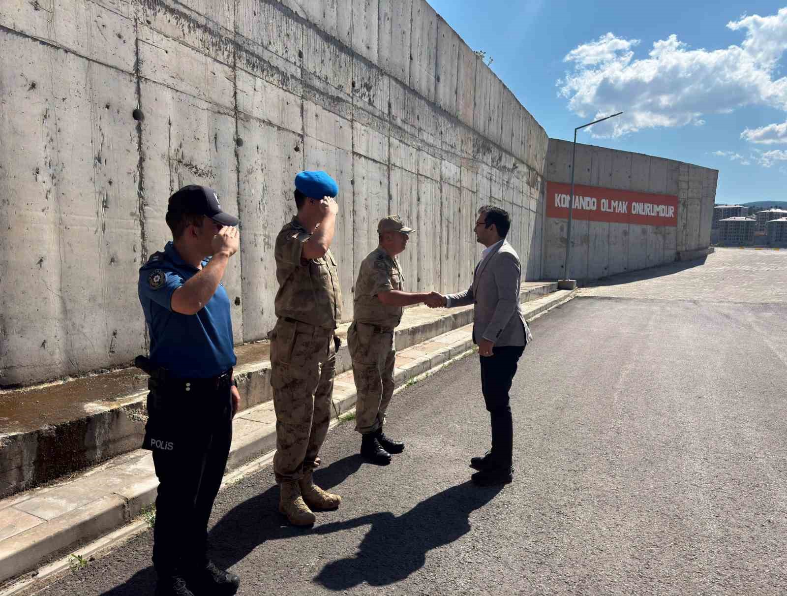 Refahiye Jandarma Komando Taburuna Ziyaret: Güvenlik Değerlendirmesi
