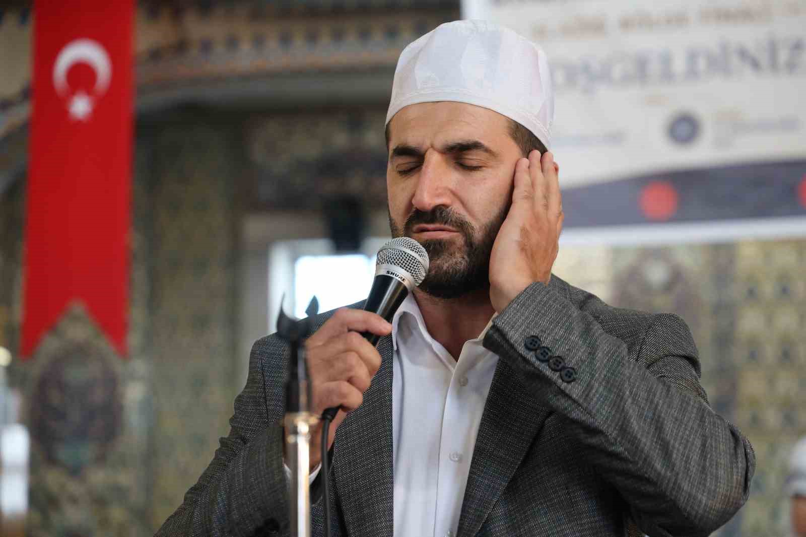 Erzincanlı Müezzin, Ezan Okuma Yarışmasında Bölge Şampiyonu Oldu