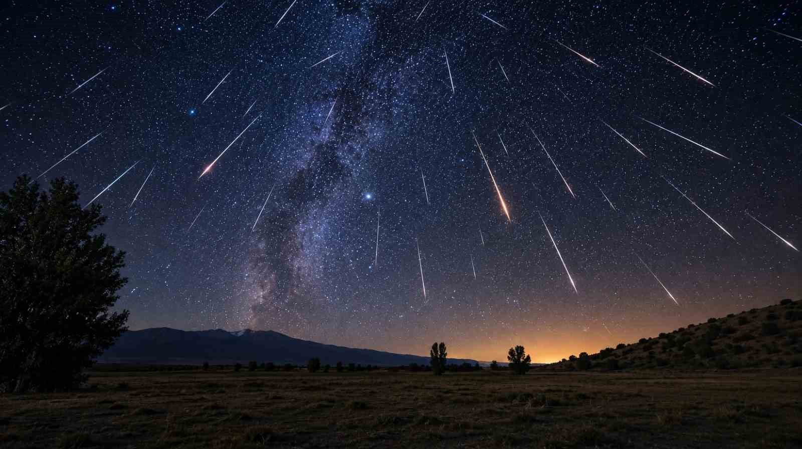 Erzincan'da Geceye Renk Katan Perseid Meteor Yağmuru