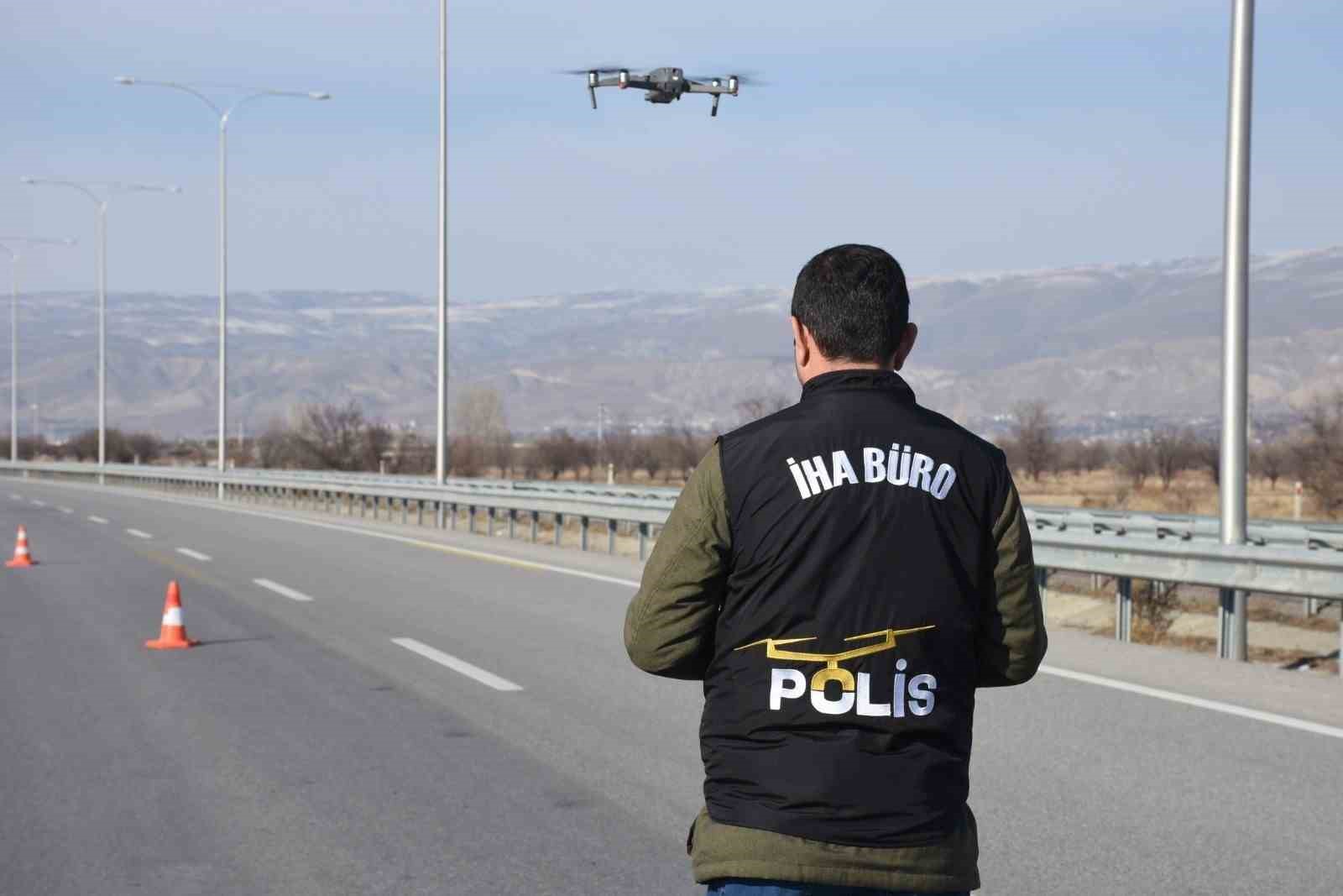 Erzincan'da Drone ile Trafik Denetimi Uygulaması Başlatıldı