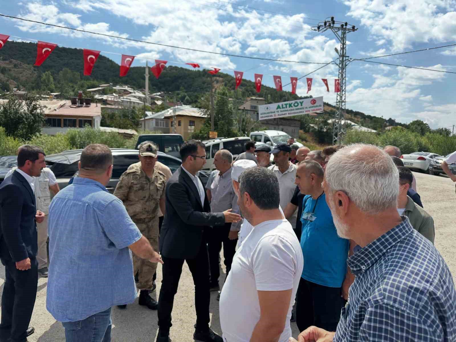 Kaymakam Taşkıran, İzmir'in Köylerinde Vatandaşlarla Buluşuyor