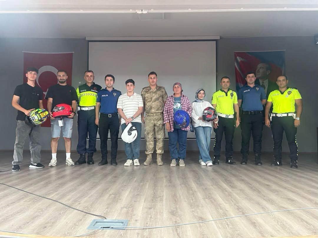 Üzümlü'de Motosiklet Sürücüleri İçin Trafik Güvenliği Eğitimi Düzenlendi