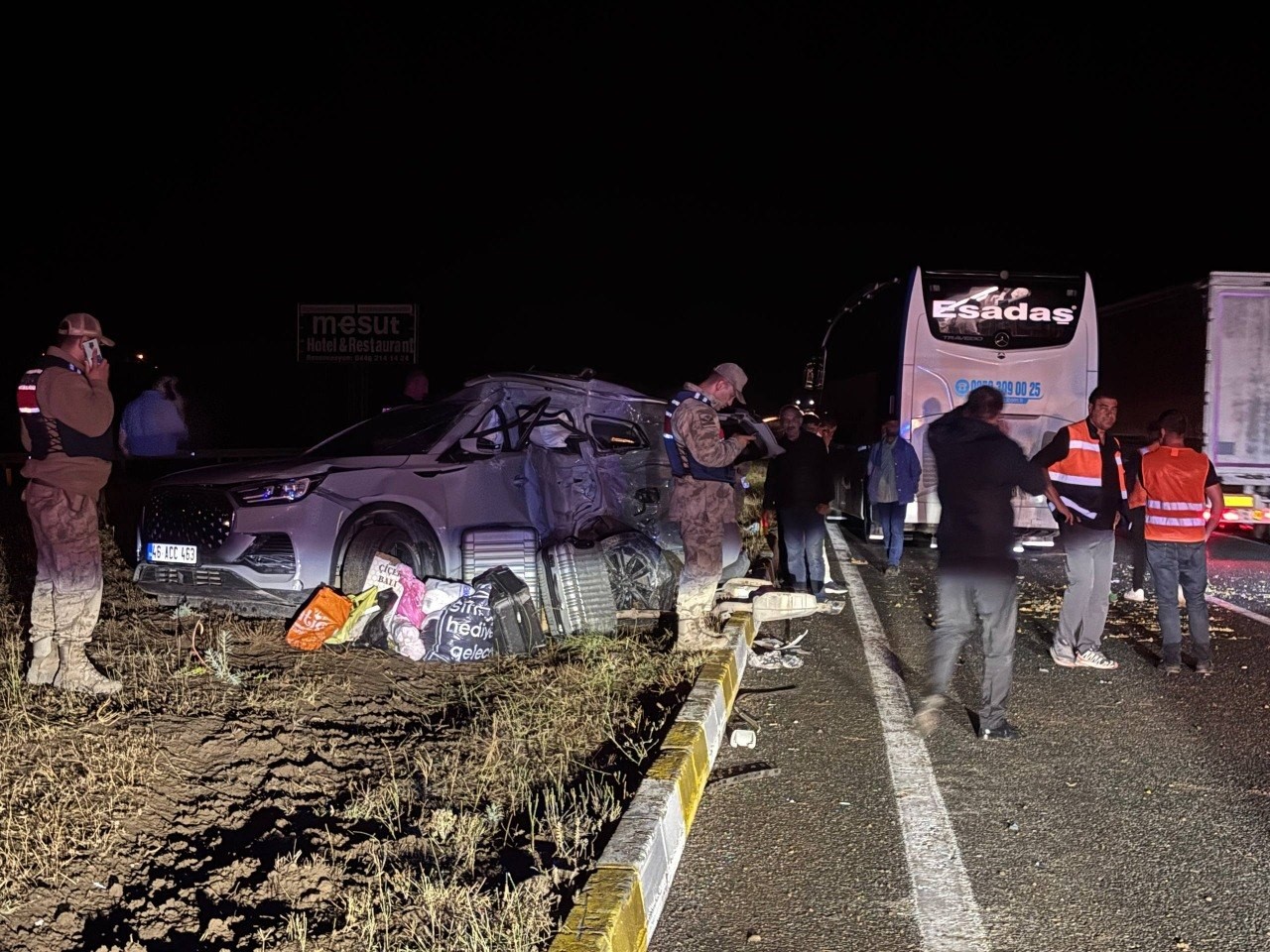 Erzincan'da Otobüs ile SUV Araç Çarpıştı: 7 Yaralı, Durumu Ağır Olan Var