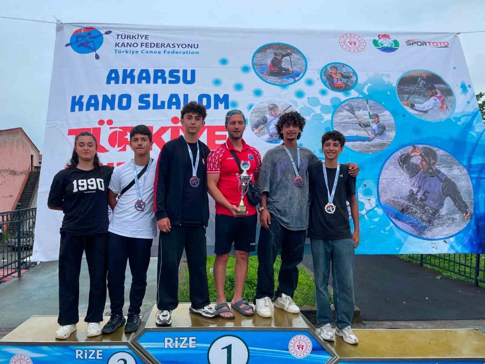 Erzincanlı Sporculardan Akarsu Slalom'da Büyük Başarı