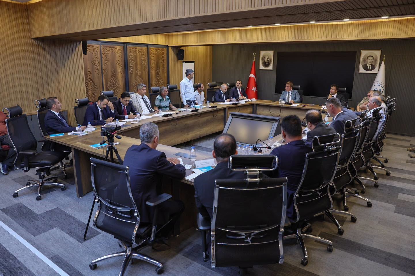 Erzincan'da Muhtarlarla Yapılan Toplantıda Sorunlar Masaya Yatırıldı