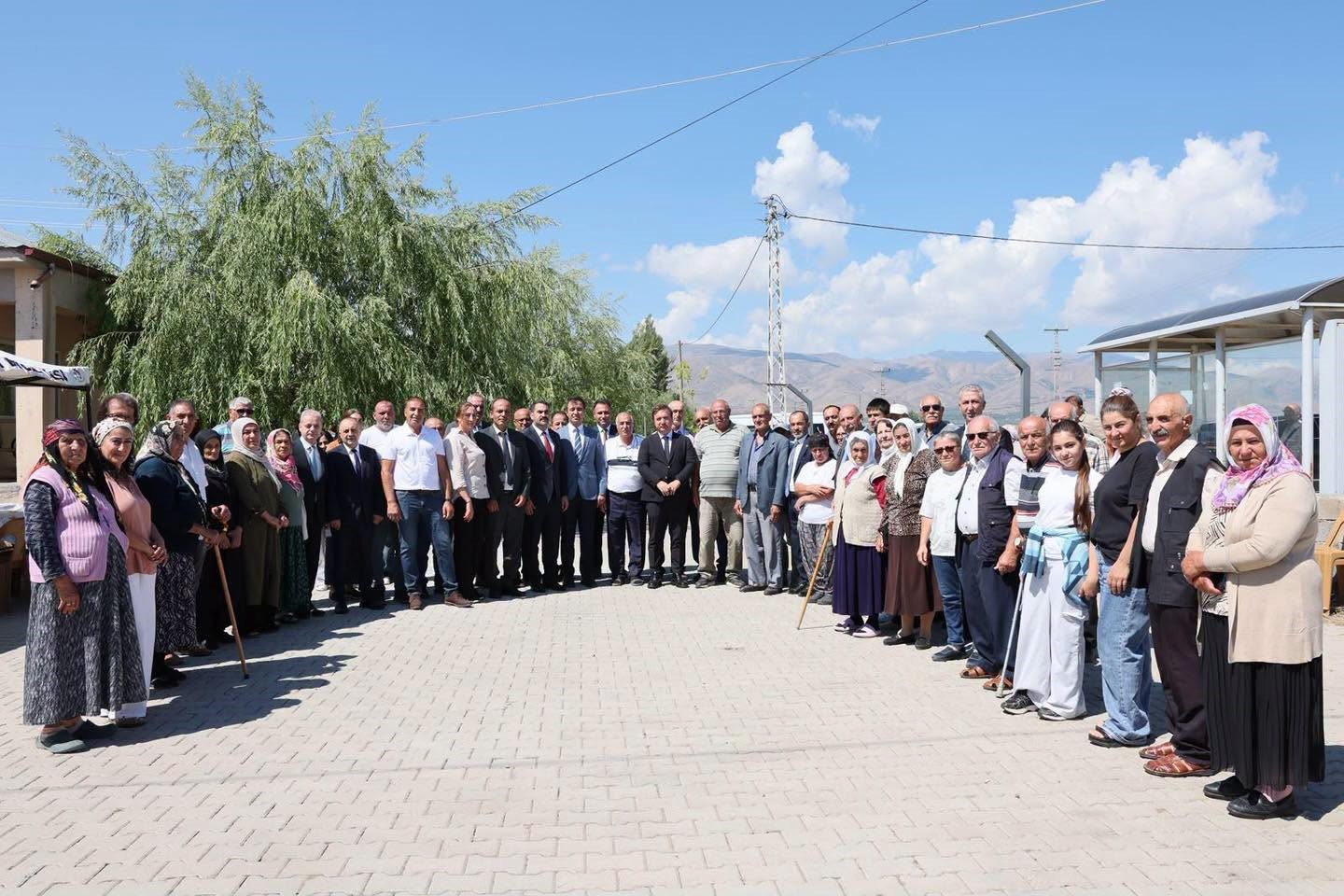 Vali Aydoğdu, Cemal Gürsel Mahallesi’nde Sakinlerle Buluştu