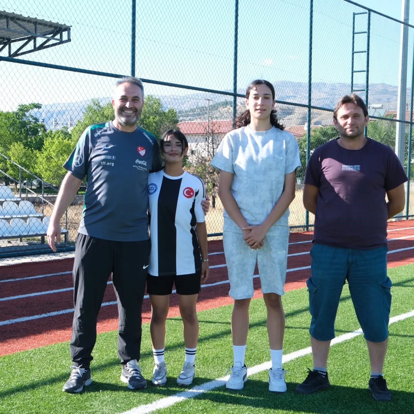 İzmirli Sporcular U-17 Kız Milli Takımı Kampına Davet Edildi