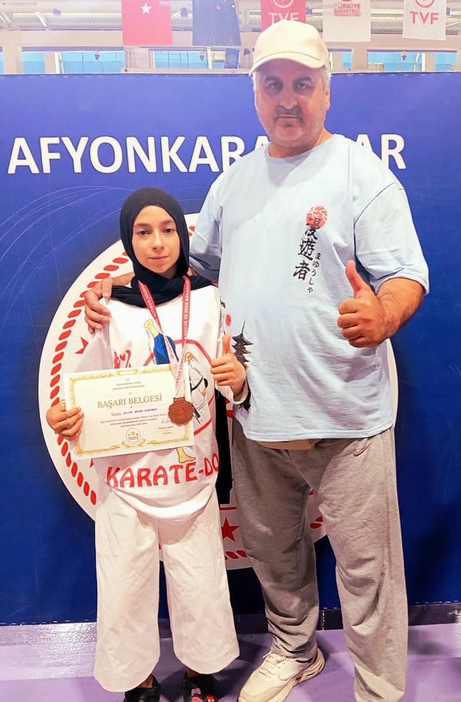 Erzincan'ın Gururu: Halime Zümra Albayrak Türkiye Üçüncüsü Oldu