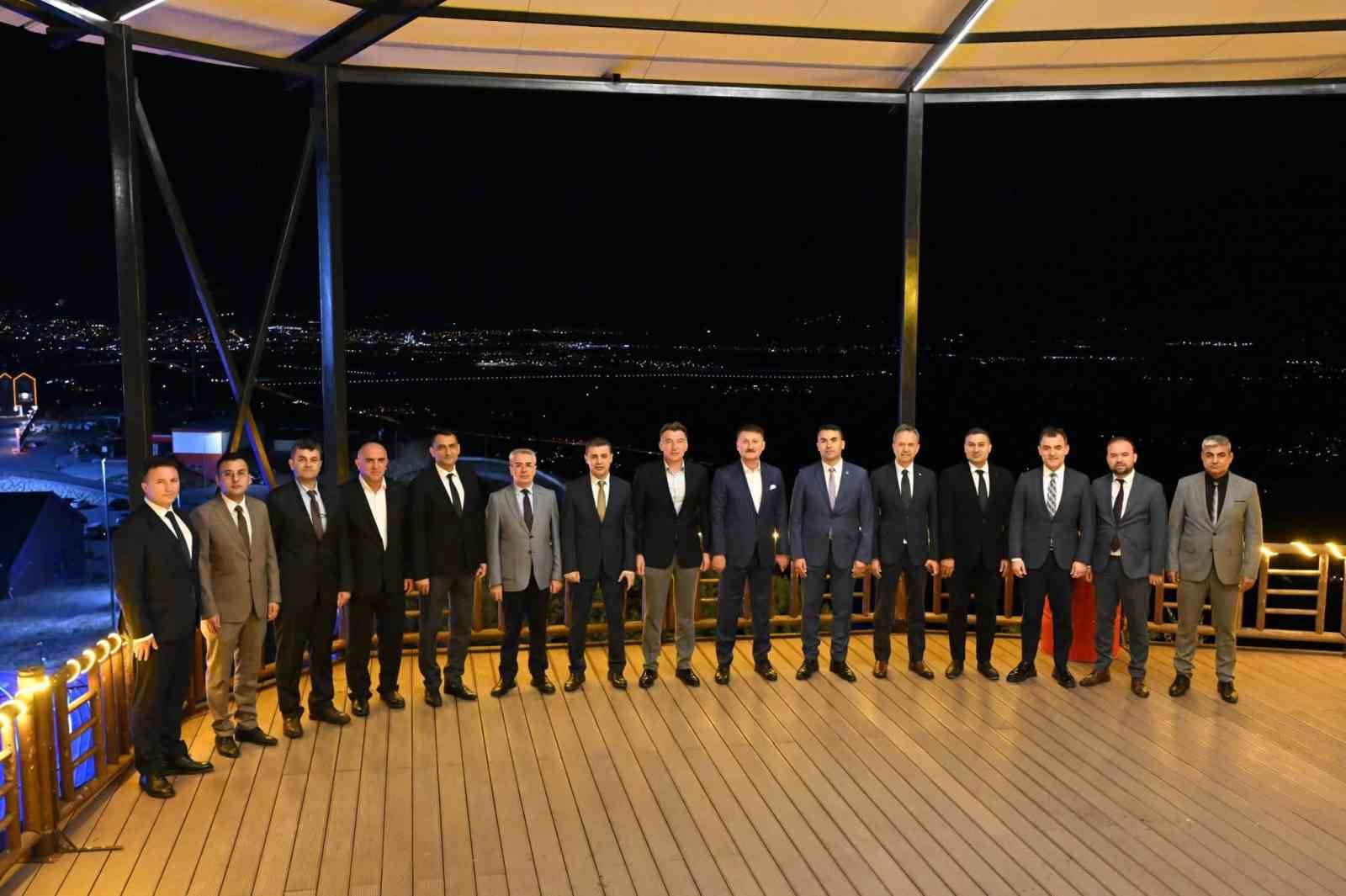 Erzincan'da Emniyet Müdürlerine Rütbe ve Başarı Plaketi Verildi