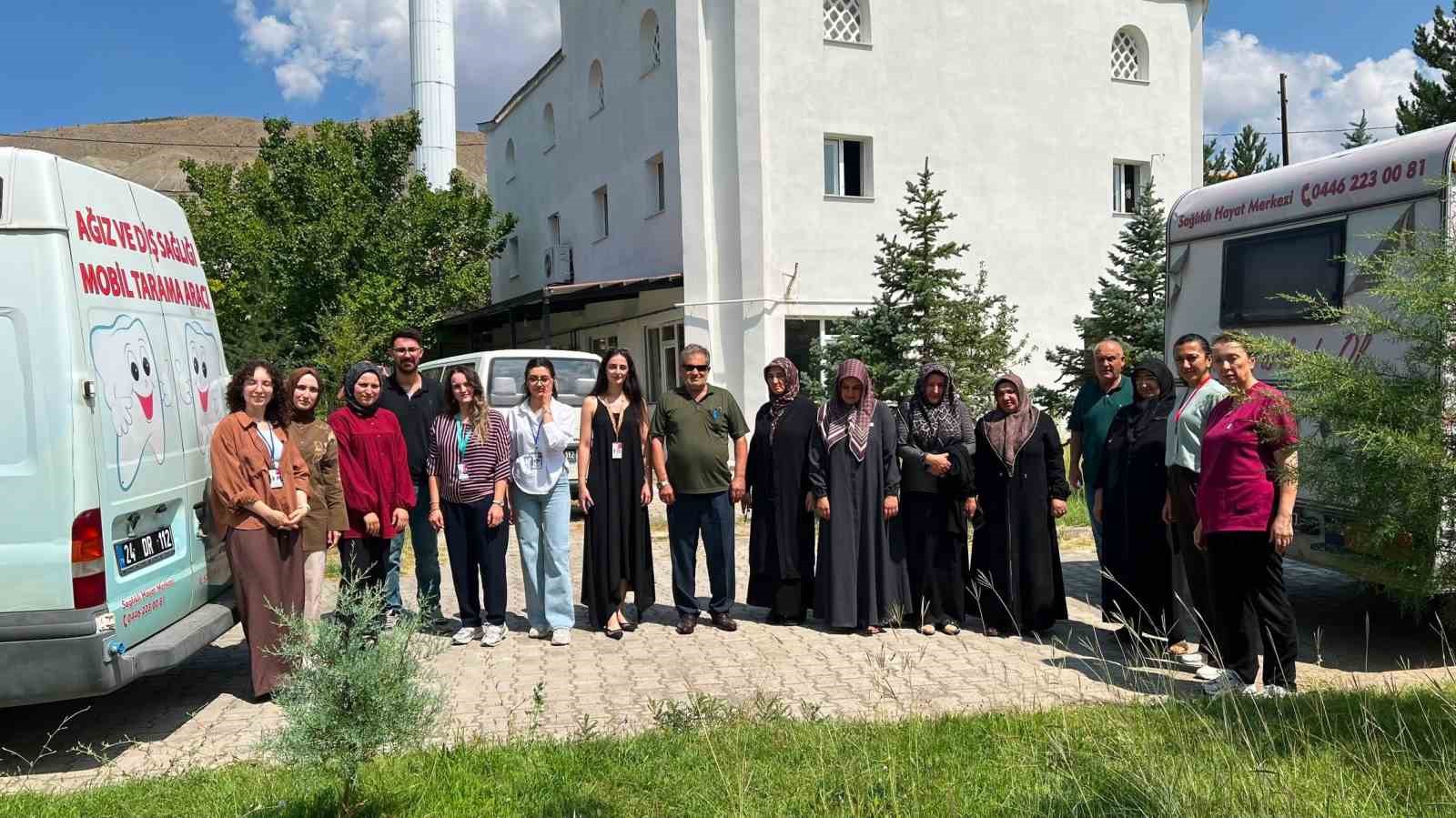 Yurtbaşı Mahallesi'nde Sağlık Ekipleri Vatandaşlarla Bir Araya Geldi