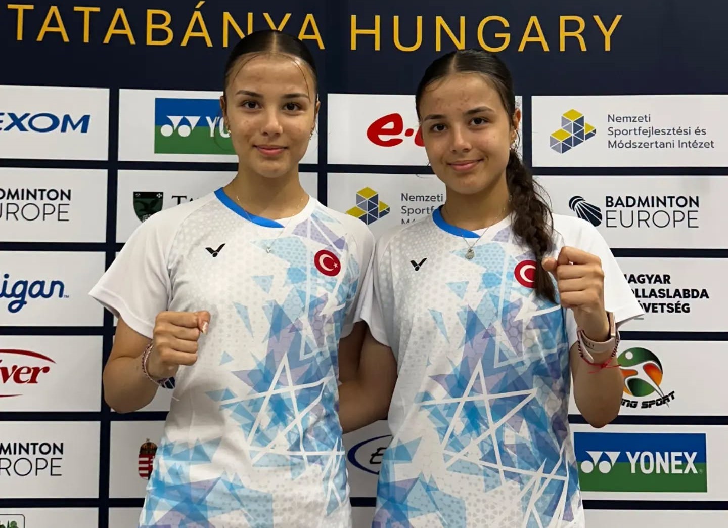 İzmirli Genç Badmintoncular Avrupa'da Yarı Finale Yükseldi