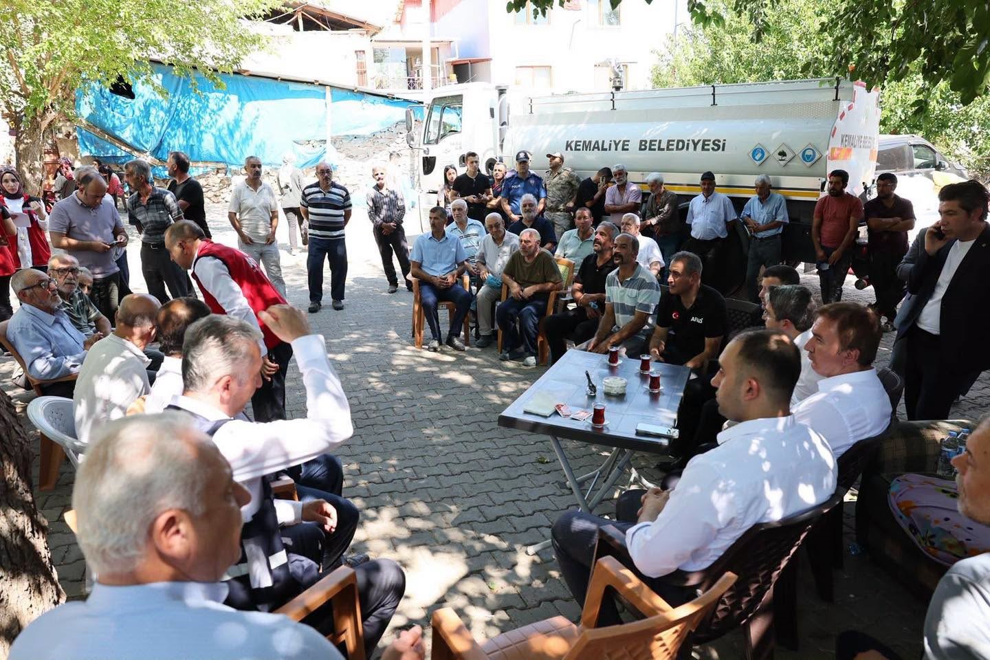 Vali Aydoğdu, Kışlacık Köyü'nde Yangın Sonrası İncelemelerde Bulundu