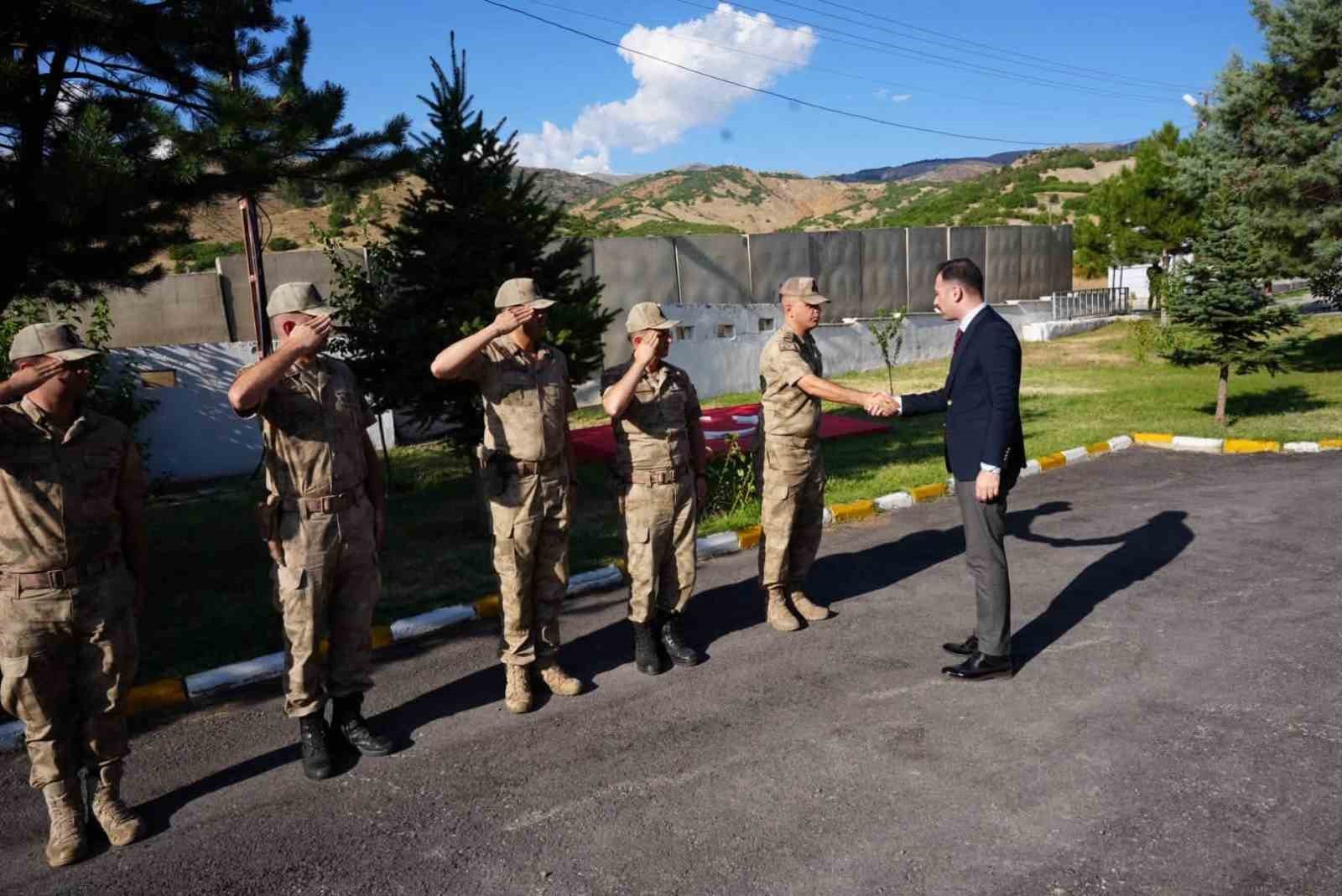 Kaymakam Hökelekli'den Jandarma Karakoluna Ziyaret