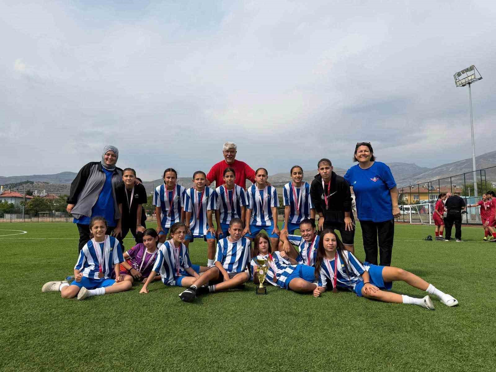 Erzincan'da ANALİG Futbol Türkiye Şampiyonası Coşkuyla Tamamlandı