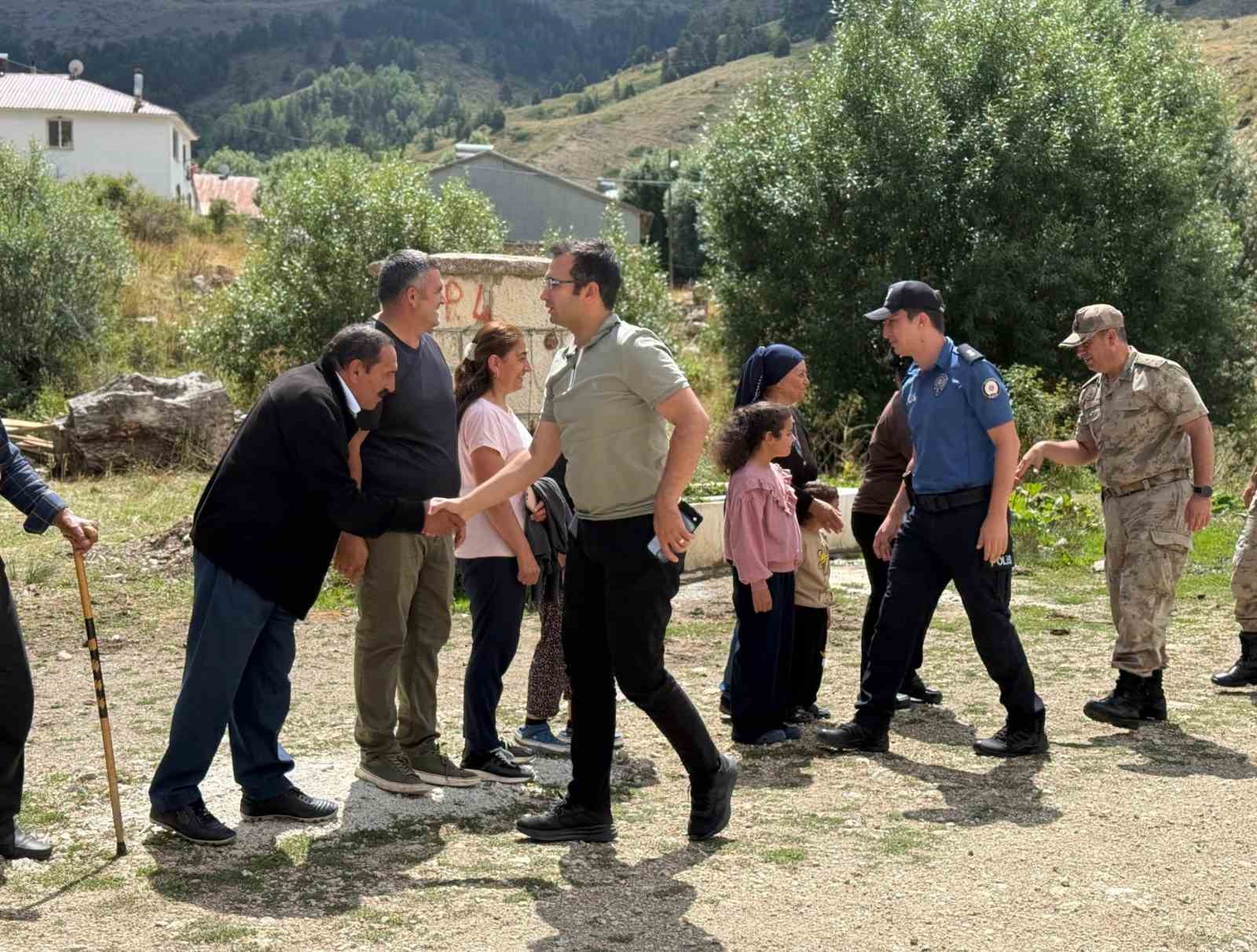 Kaymakam Taşkıran, Refahiye Köyleri'nde Vatandaşlarla Buluştu