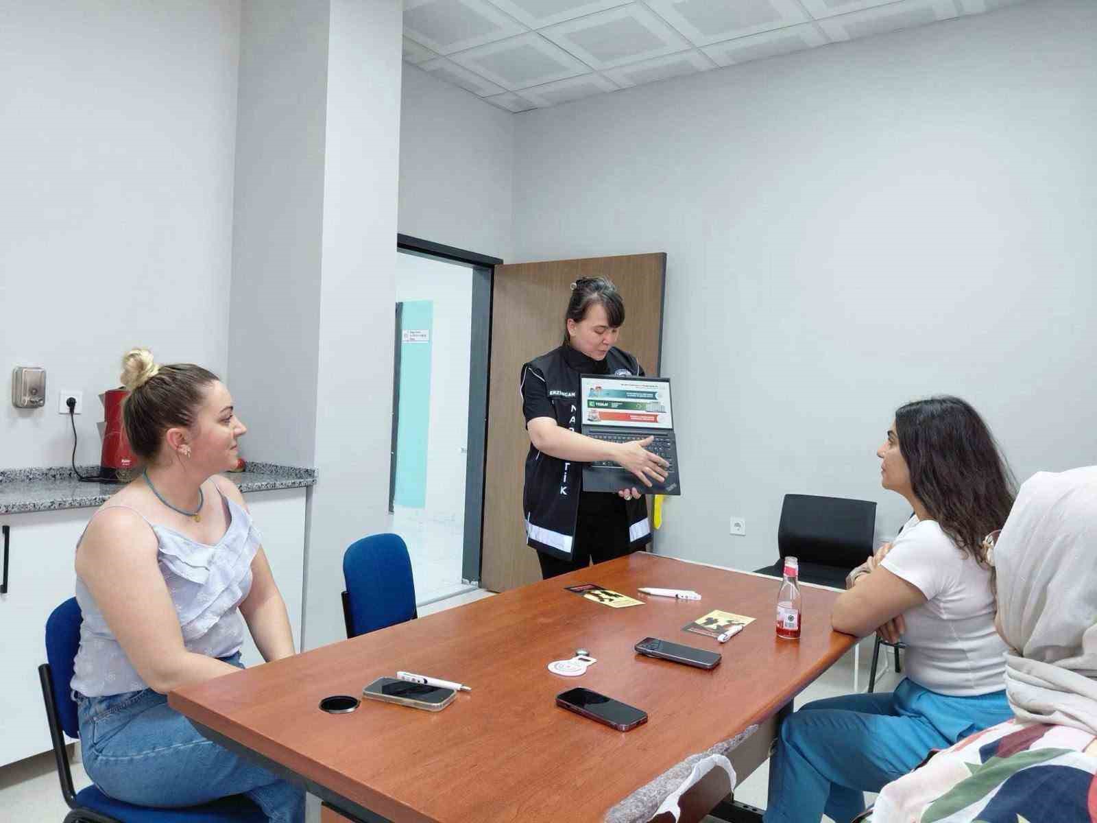 Erzincan'da 4.500'den Fazla Kişiye Uyuşturucu Farkındalık Eğitimi Verildi