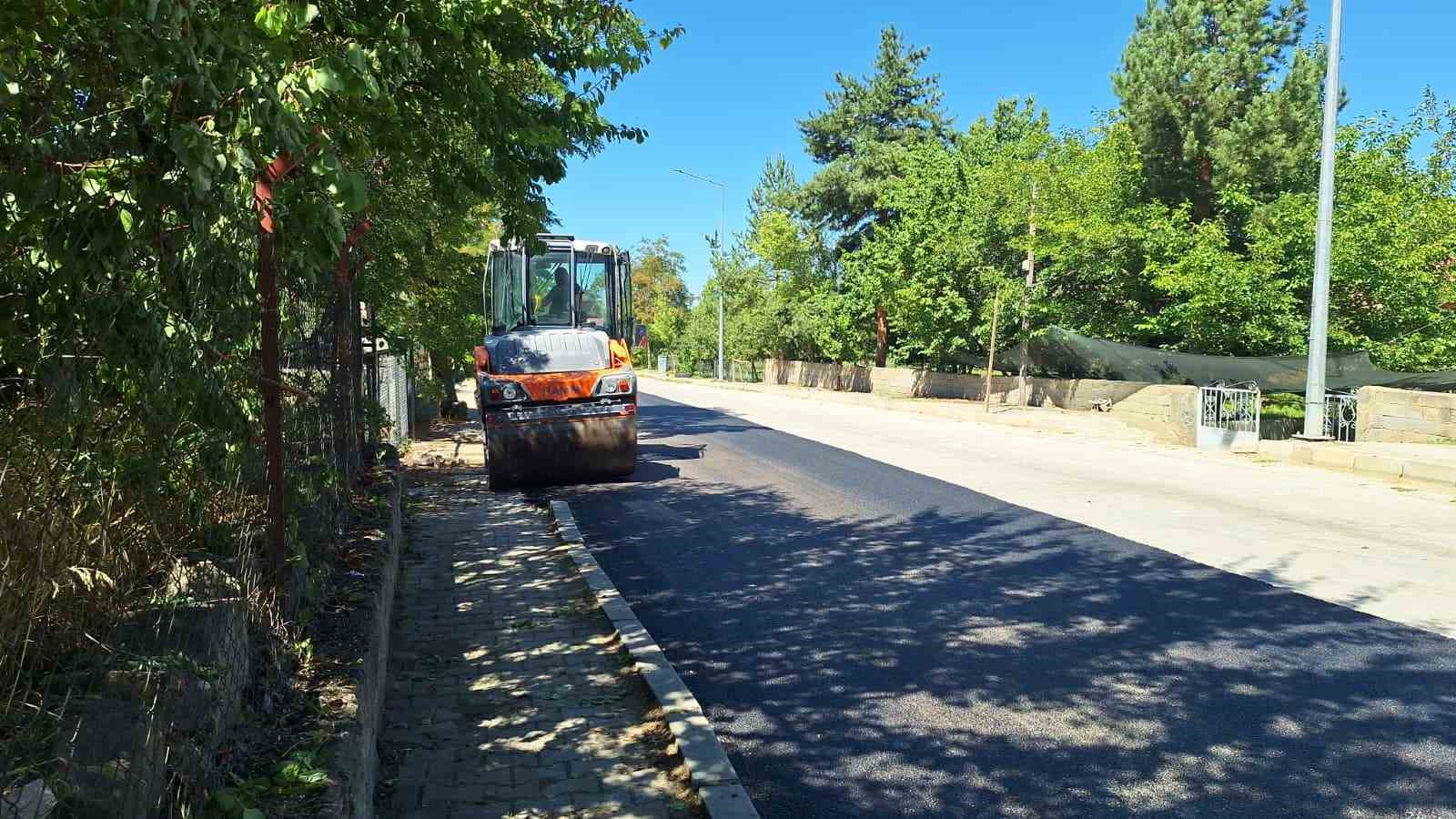 Çağlayan'da asfaltlama çalışmaları ile ulaşım konforu artıyor