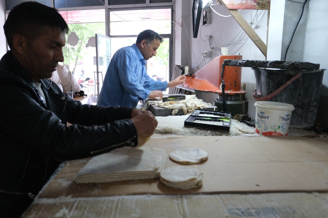 Erzincan'da Norveç Koyun Derileri Tulum Peynirine Dönüşüyor