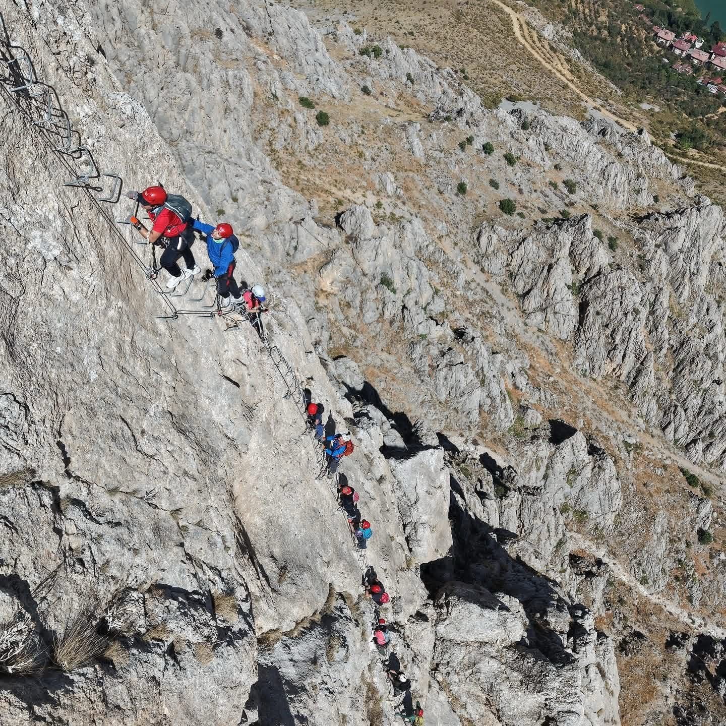Kemaliye'deki Via Ferrata Parkuru Adrenalin Severlerin Yeni Gözdesi