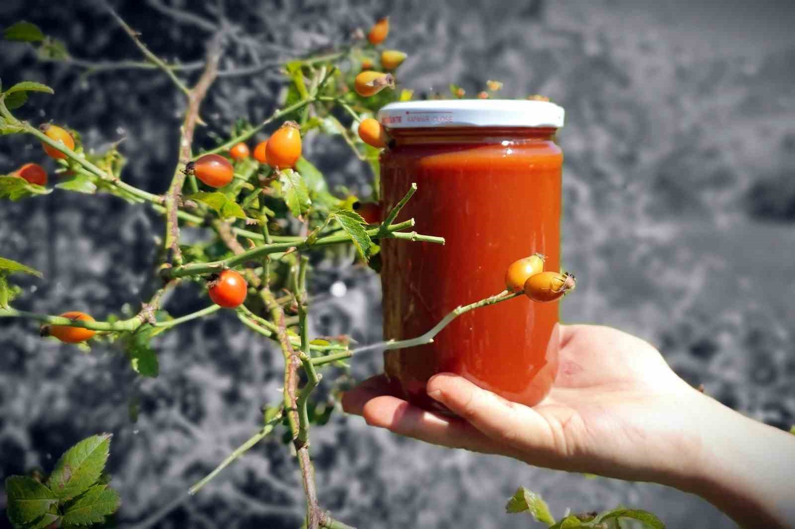Kuşburnu Marmelatı Zorlu Arazilerden Sofralara Geliyor