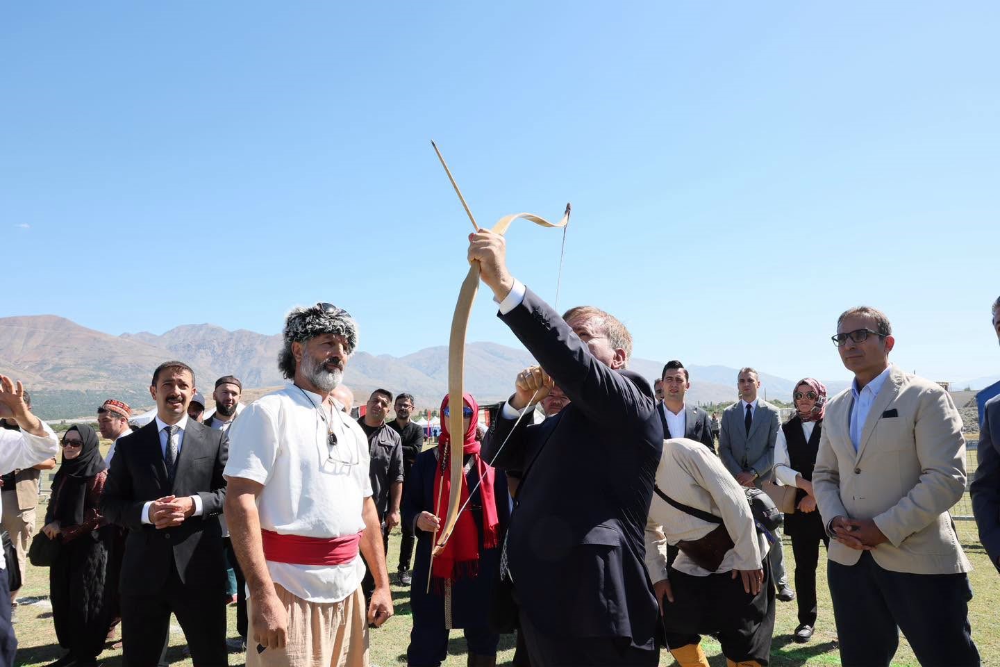 Erzincan'da Geleneksel Okçuluk Coşkusu Başladı