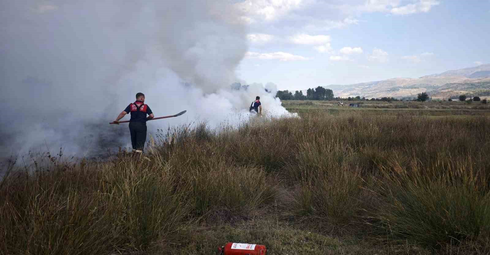 Erzincan'da Arazi Yangını Kontrol Altına Alındı