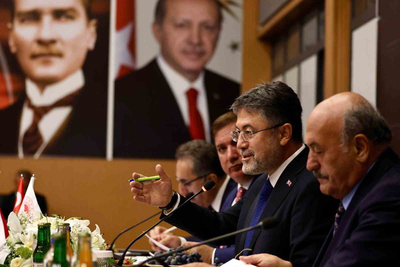 Bakan Yumaklı, Erzincan’da Tarım ve Orman Projelerini Değerlendirdi