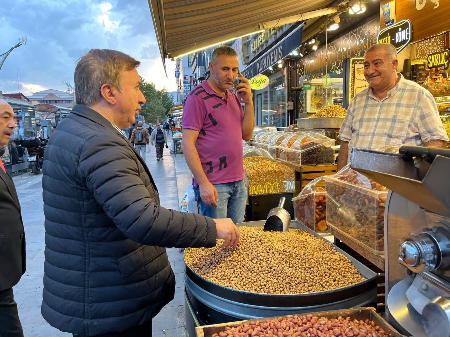 Vali Aydoğdu, İzmir'de Vatandaşlarla Buluştu