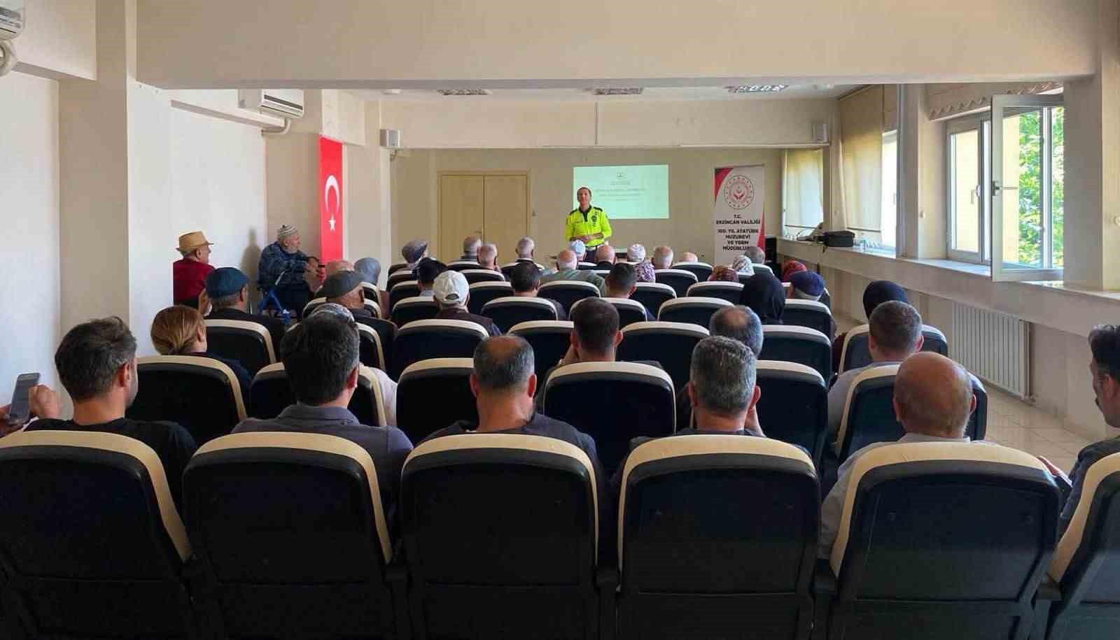 Erzincan'da Huzurevi Sakinlerine Trafik Güvenliği Eğitimi