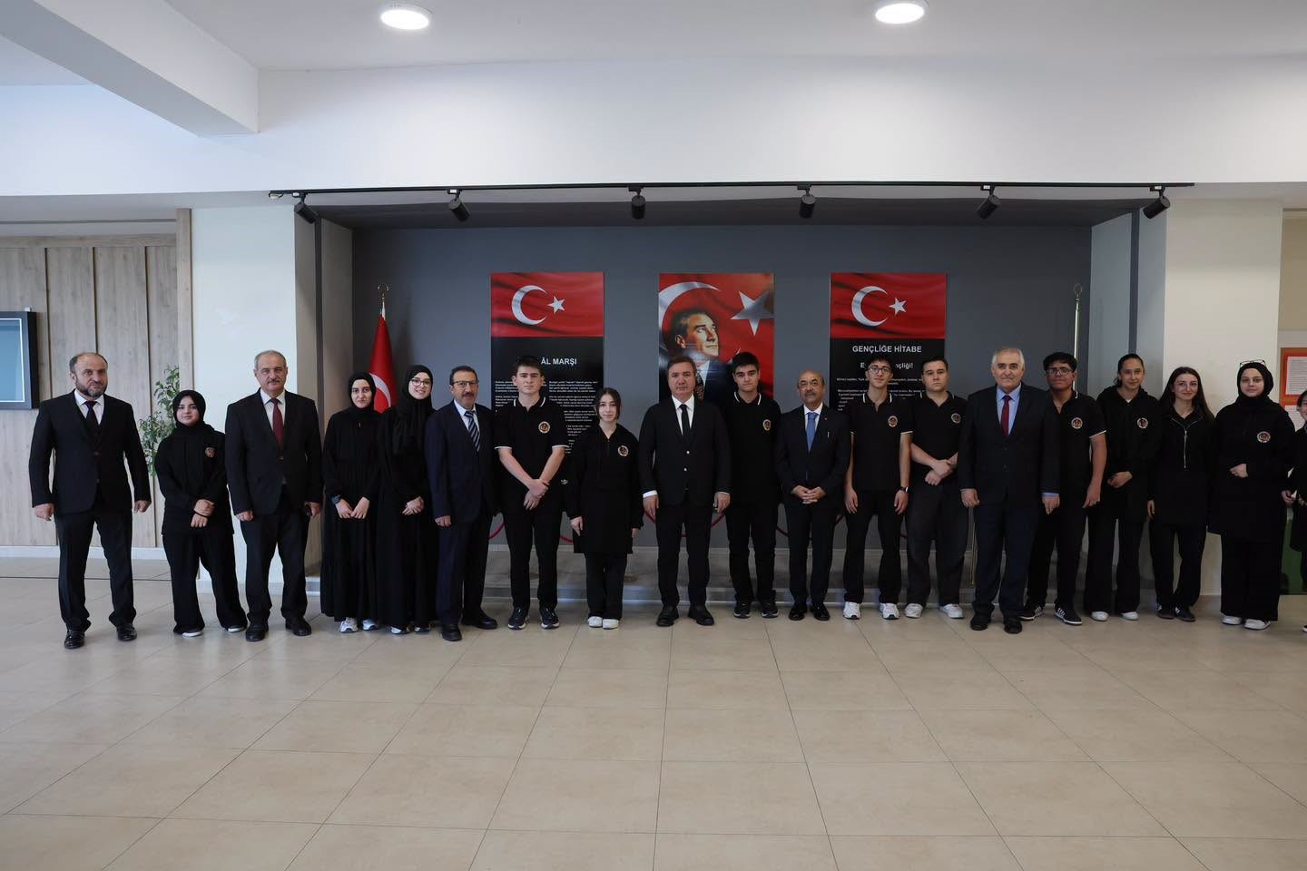 Vali Aydoğdu'dan Öğretmenlere Rehberlik Mesajı