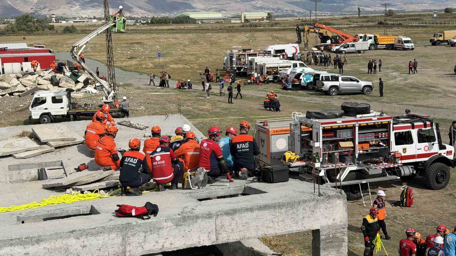 Erzincan'da Gerçekleşen Deprem Tatbikatında Hazırlıklar Test Edildi