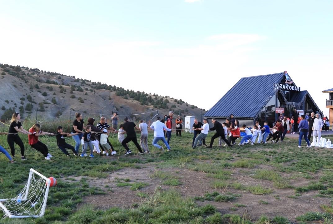 Erzincan'da Aileler için Eğlenceli Bir 'Dijital Detoks Kampı' Düzenlendi