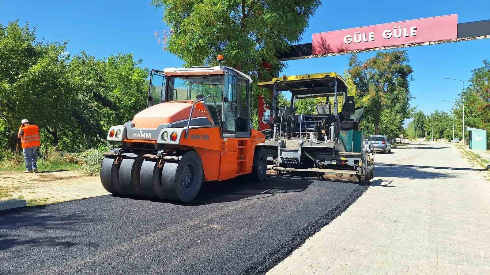 Erzincan'da Yol Çalışmaları Hız Kesmeden Devam Ediyor