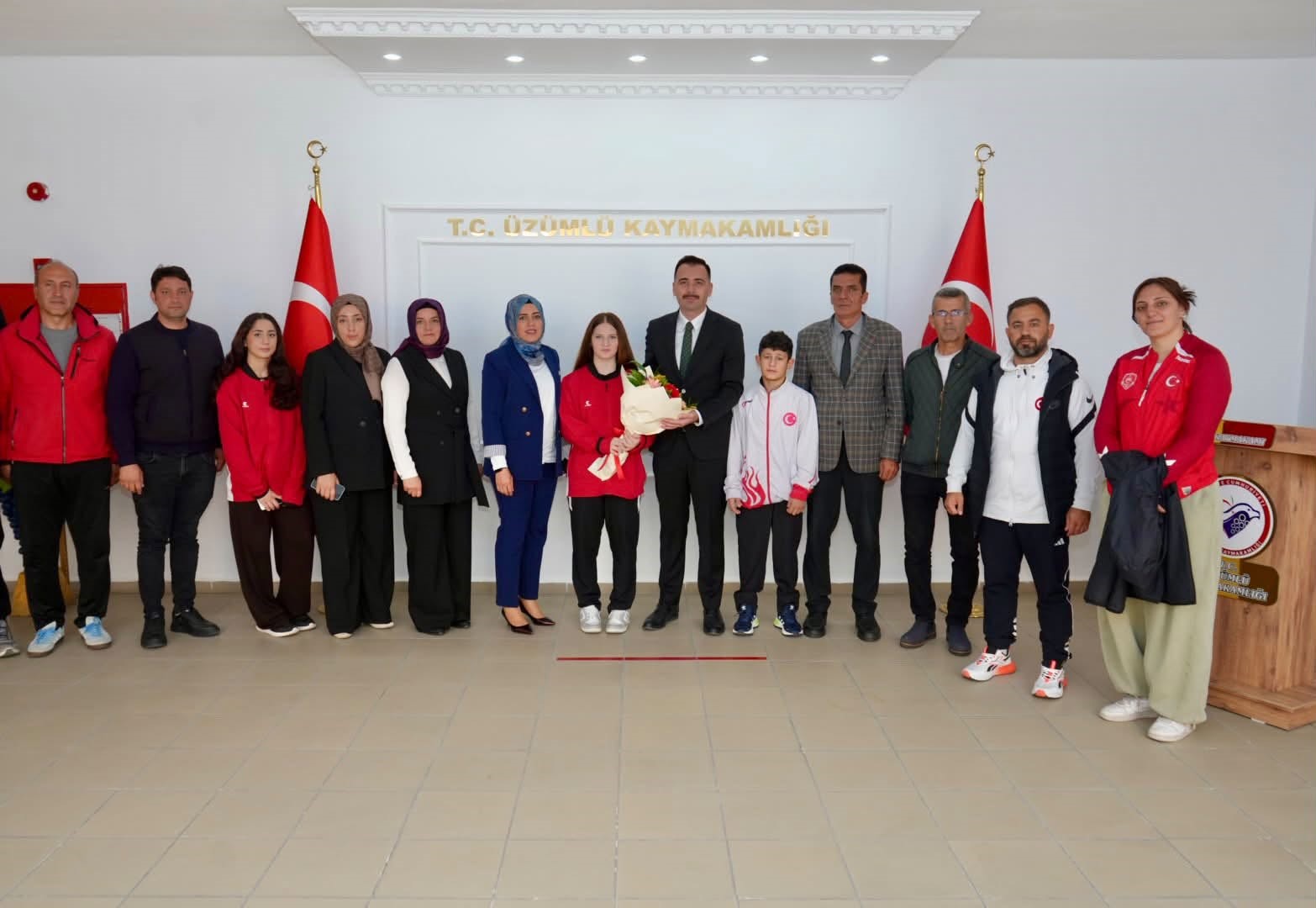 Üzümlü'de Şampiyon Güreşçiler Kaymakamlıkta Ağırlanıp Teşvik Edildi