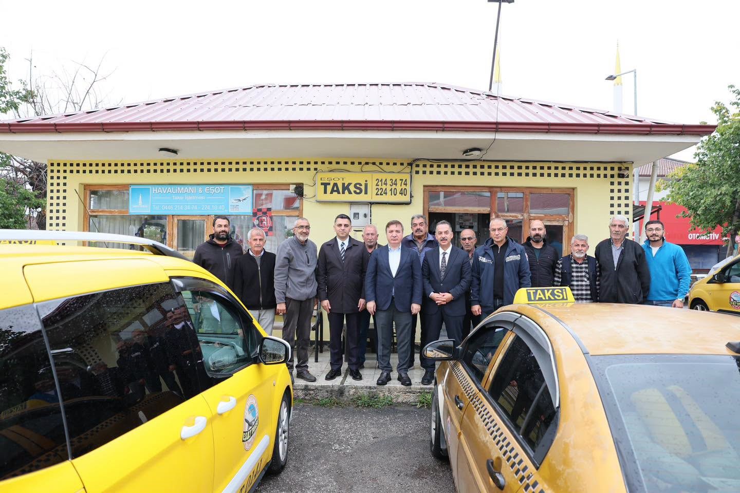 Vali Aydoğdu, İzmir'de Taksici Esnafını Ziyaret Etti