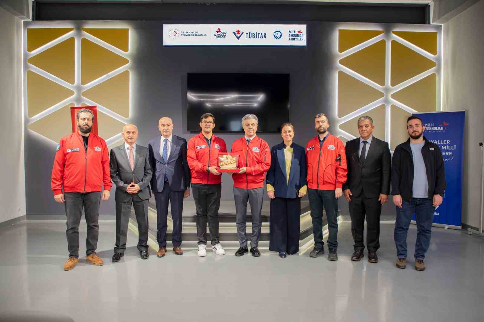 İzmirli Öğrenci TEKNOFEST'te Türkiye Birincisi Oldu