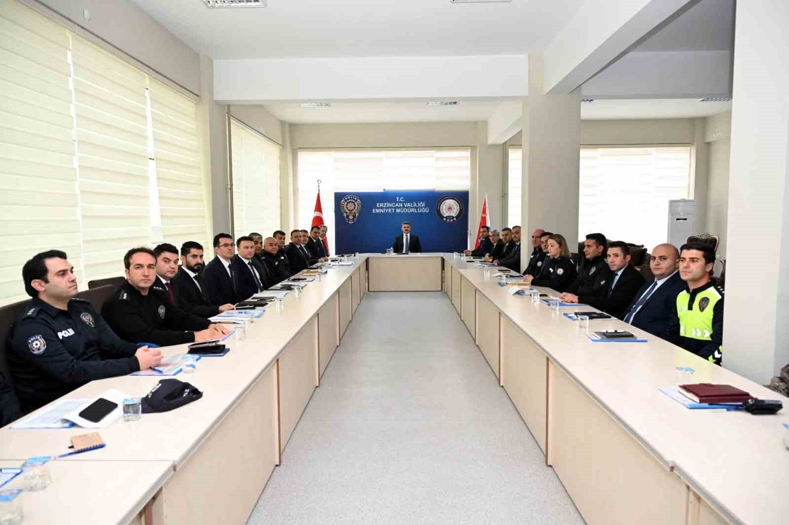 Emniyet Müdürü Doköz, Huzur İçin Birim Amirleriyle Bir Araya Geldi